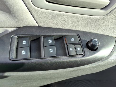 Used 2020 Toyota Sienna L image 15