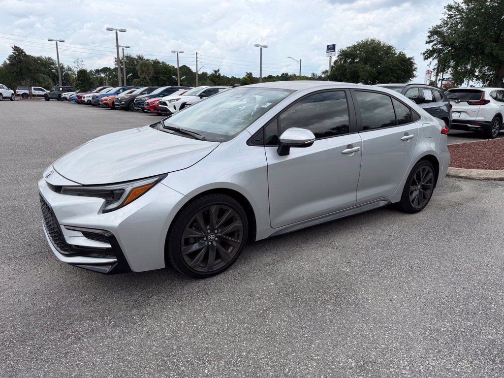 Used 2024 Toyota Corolla SE FWD image 11