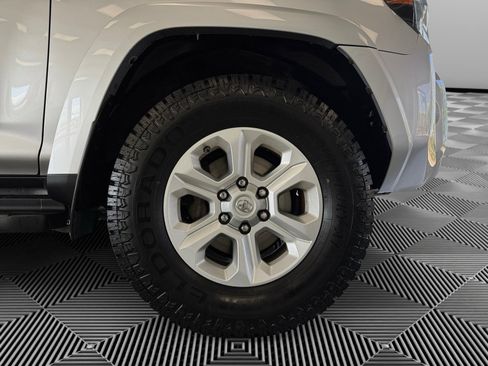 Used 2016 Toyota 4Runner SR5 Premium image 10