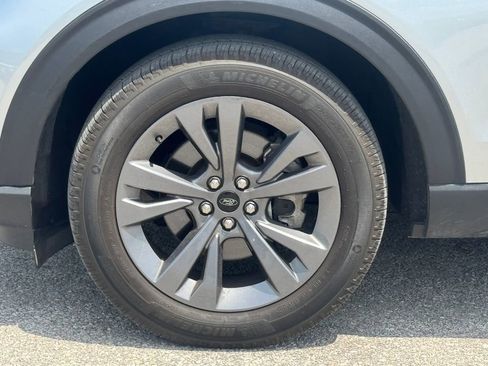 Used 2024 Ford Explorer XLT w/ Equipment Group 202A AWD/4WD image 43
