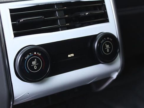 New 2026 Land Rover Range Rover SV image 21