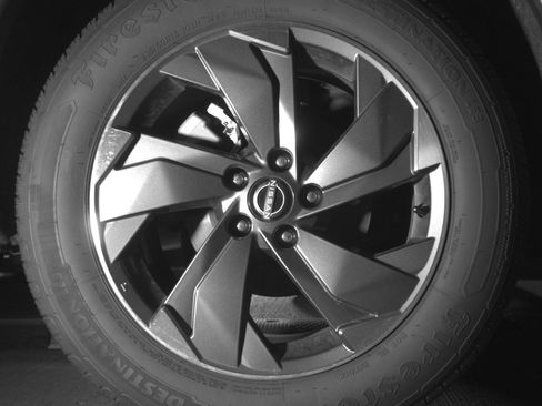 Used 2025 Nissan Rogue SV image 15