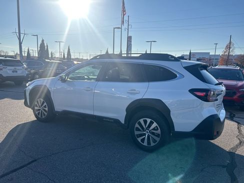 Certified 2025 Subaru Outback Premium image 6