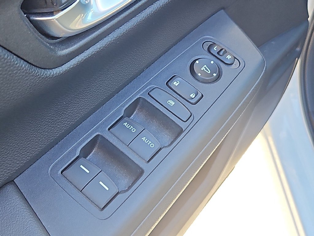 Used 2025 Honda CR-V EX image 22