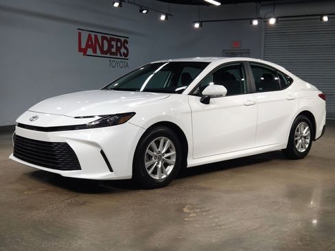 Certified 2025 Toyota Camry LE FWD image 3
