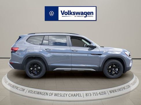 New 2026 Volkswagen Atlas Peak Edition AWD/4WD image 8