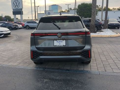 New 2025 Volkswagen Tiguan SE R-Line image 5
