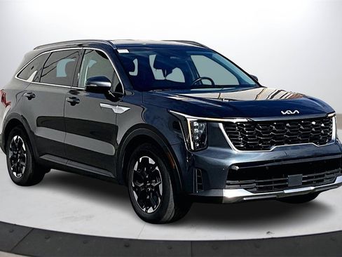 Used 2024 Kia Sorento S image 2