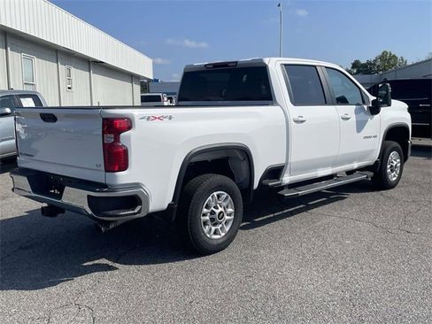 Used 2024 Chevrolet Silverado 2500 LT image 3