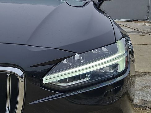 Certified 2023 Volvo S90 B6 Plus image 9