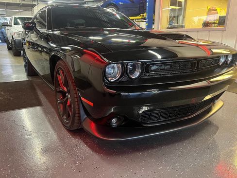 Used 2021 Dodge Challenger R/T w/ Blacktop Package RWD image 2