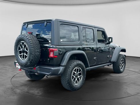 Used 2025 Jeep Wrangler Unlimited Rubicon AWD/4WD image 8