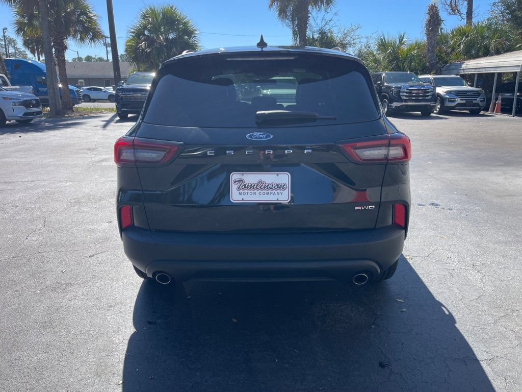 Used 2025 Ford Escape ST-Line Select AWD/4WD image 4