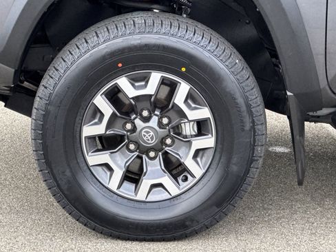 Used 2021 Toyota Tacoma TRD Off-Road w/ Technology Package image 24