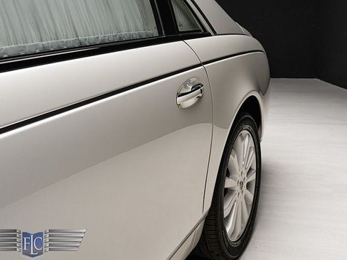 Used 2009 Maybach 62 S RWD image 4