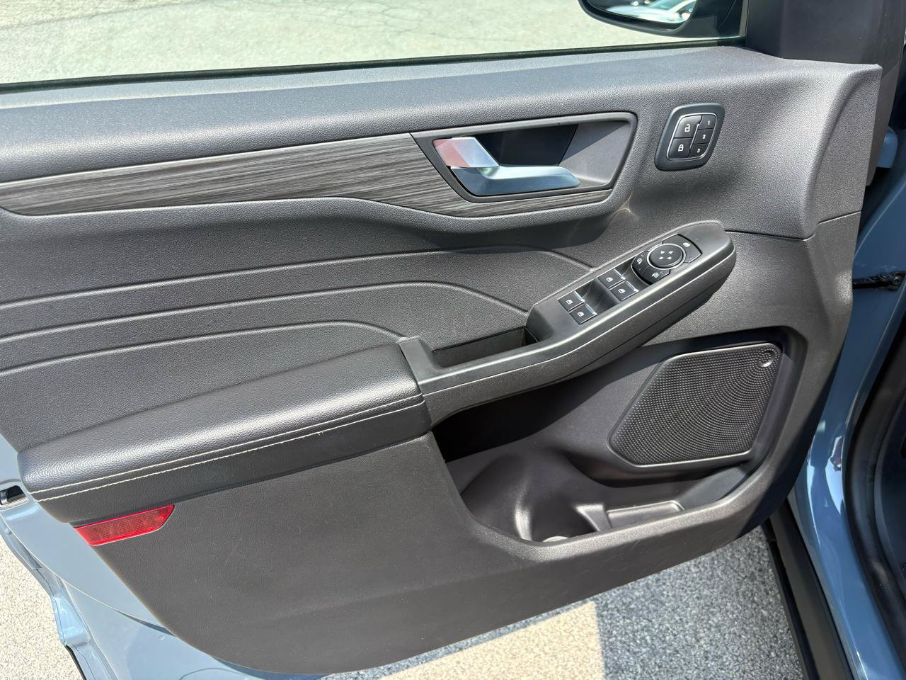 Used 2024 Ford Escape Platinum AWD/4WD image 11