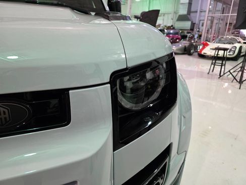 Used 2024 Land Rover Defender 110 V8 image 54