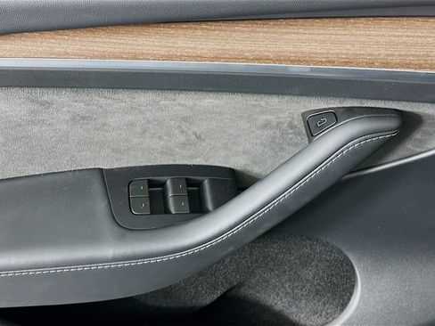 Used 2024 Tesla Model Y Long Range image 15