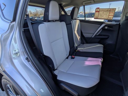 Used 2017 Toyota RAV4 XLE image 31