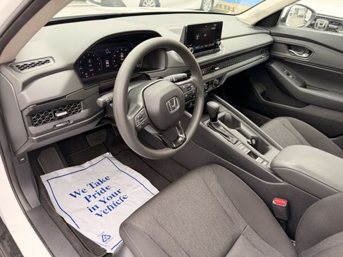 Used 2023 Honda Accord EX image 10