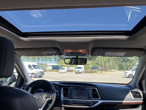 Used 2016 Toyota Highlander Limited image 40