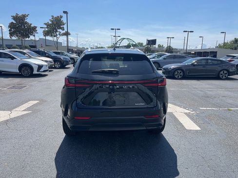 Used 2024 Lexus NX 250 FWD w/ Towing Package (2000 Lbs) image 4