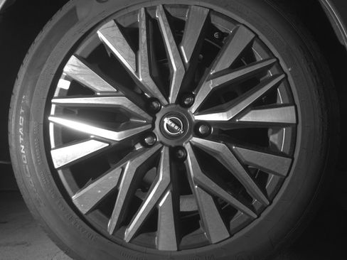 Used 2025 Nissan Altima 2.5 SV FWD image 15