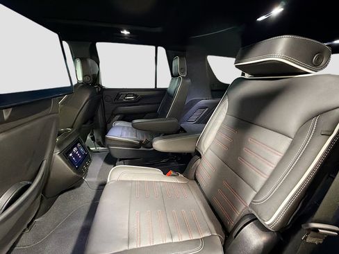 Used 2025 GMC Yukon AT4 Ultimate image 11