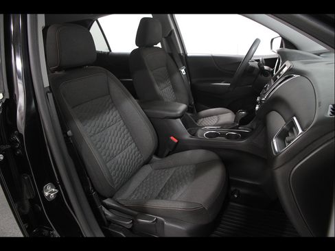 Used 2019 Chevrolet Equinox LT FWD image 16