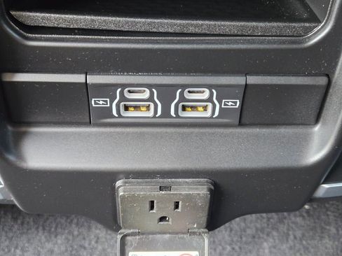 Used 2025 RAM 1500 Big Horn AWD/4WD image 18