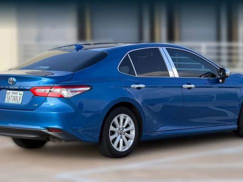 Used 2020 Toyota Camry LE FWD image 6
