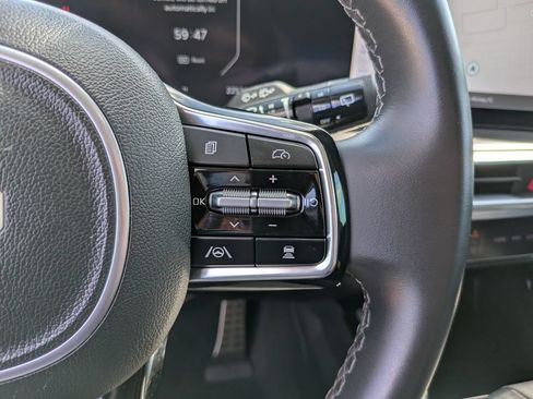 Certified 2025 Kia Sorento SX FWD image 33