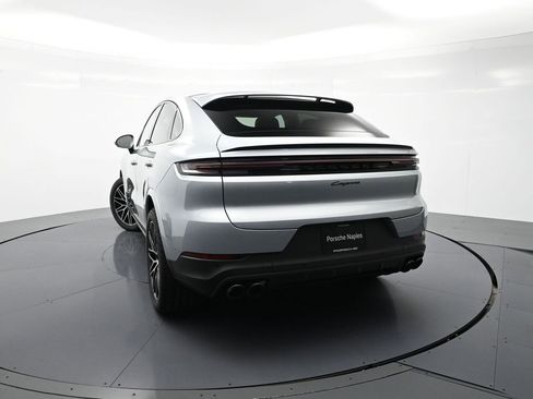 Certified 2026 Porsche Cayenne Coupe AWD/4WD image 24