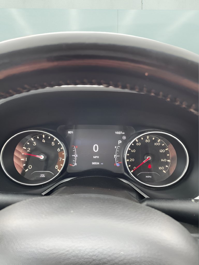 Used 2018 Jeep Compass Latitude w/ Popular Equipment Group FWD image 16