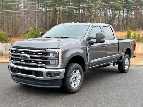 New 2026 Ford F250 XLT w/ XLT Premium Package AWD/4WD image 3