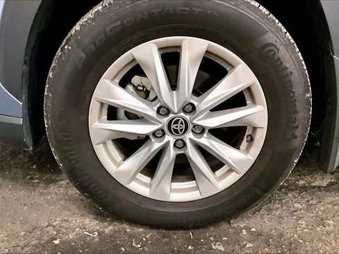 Used 2023 Toyota Corolla Cross LE image 8