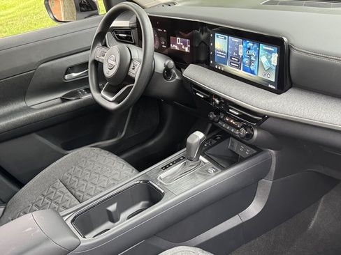 New 2026 Nissan Kicks SV w/ Cold Weather Package FWD image 17
