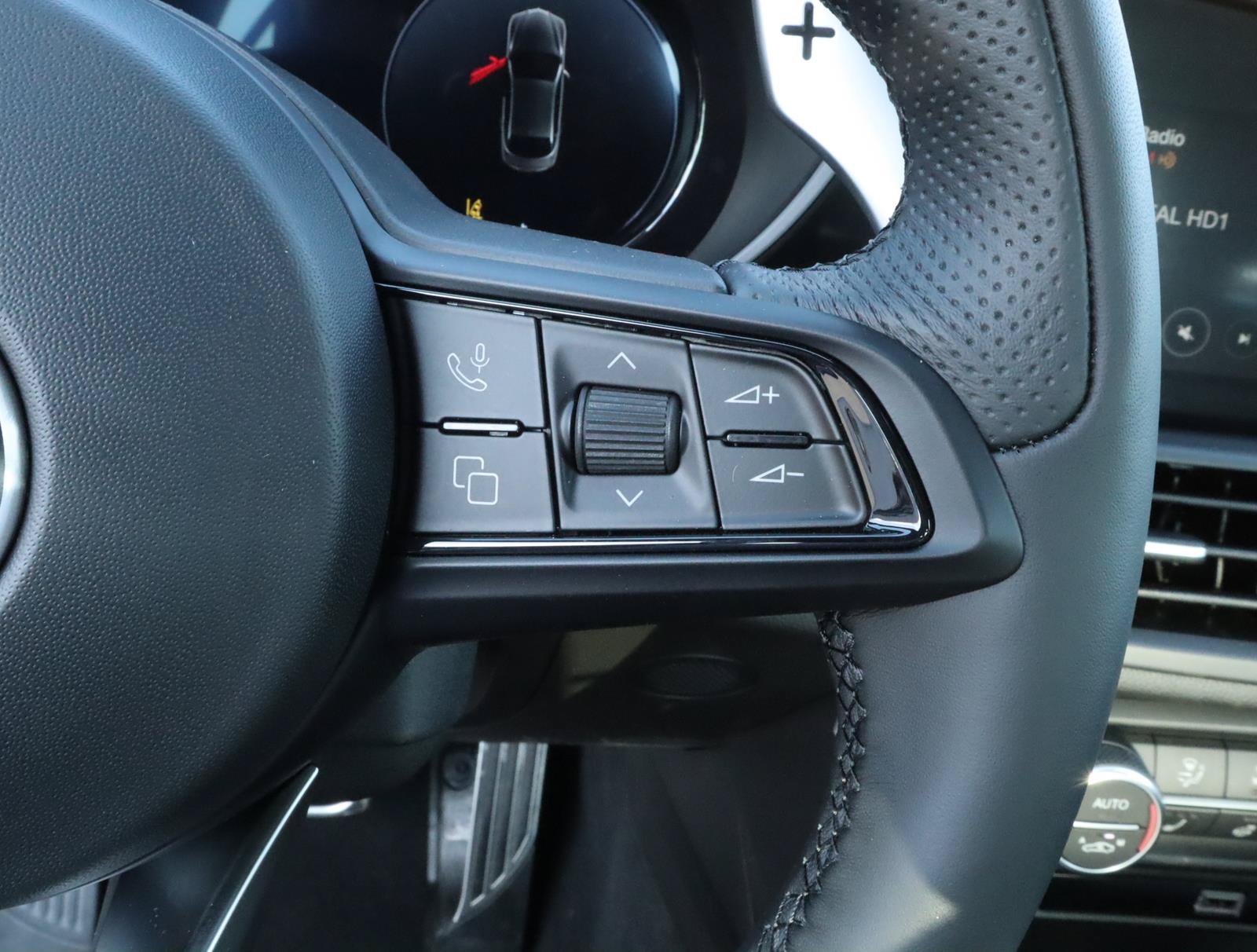 New 2025 Alfa Romeo Giulia w/ Veloce Package Rwd image 14