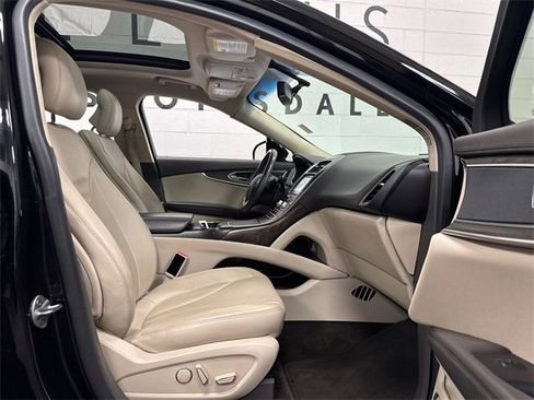 Used 2016 Lincoln MKX Reserve image 9