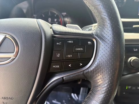 Used 2019 Lexus ES 350 F Sport w/ Accessory Package 2 FWD image 18