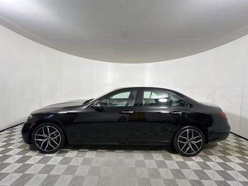 Used 2023 Mercedes-Benz E 350 4MATIC Sedan image 4