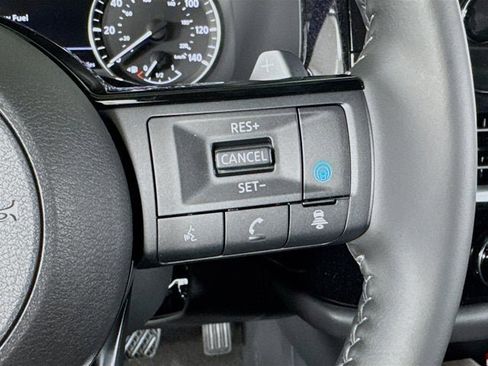 New 2025 Nissan Pathfinder SL image 12