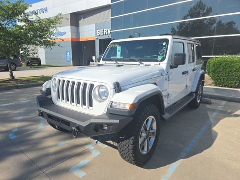 Used 2018 Jeep Wrangler Unlimited Sahara AWD/4WD image 1
