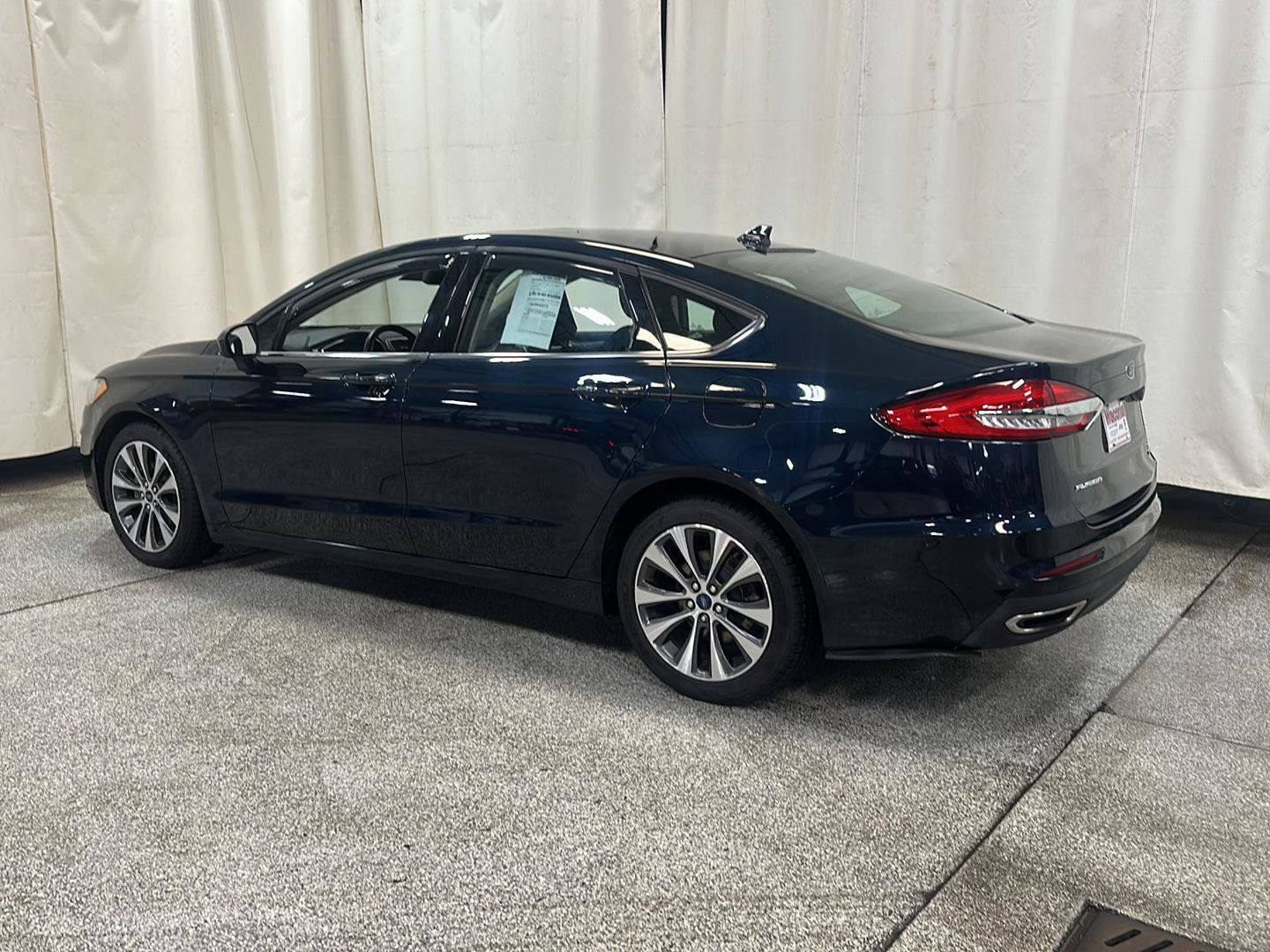 Used 2020 Ford Fusion SE AWD/4WD image 3