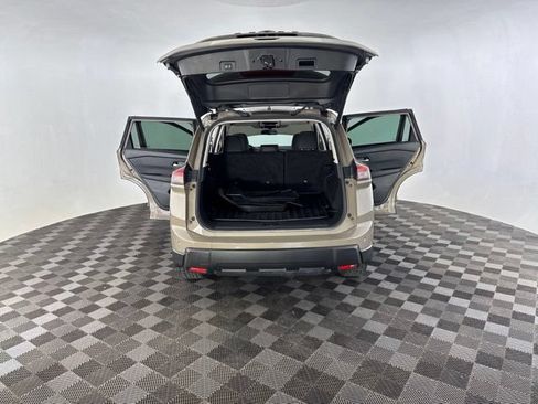 Used 2025 Nissan Rogue SV AWD/4WD image 15