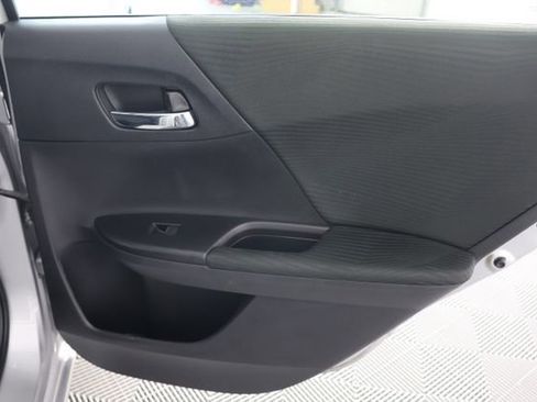Used 2015 Honda Accord LX image 24