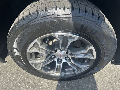 Used 2024 GMC Sierra 1500 SLT AWD/4WD image 34