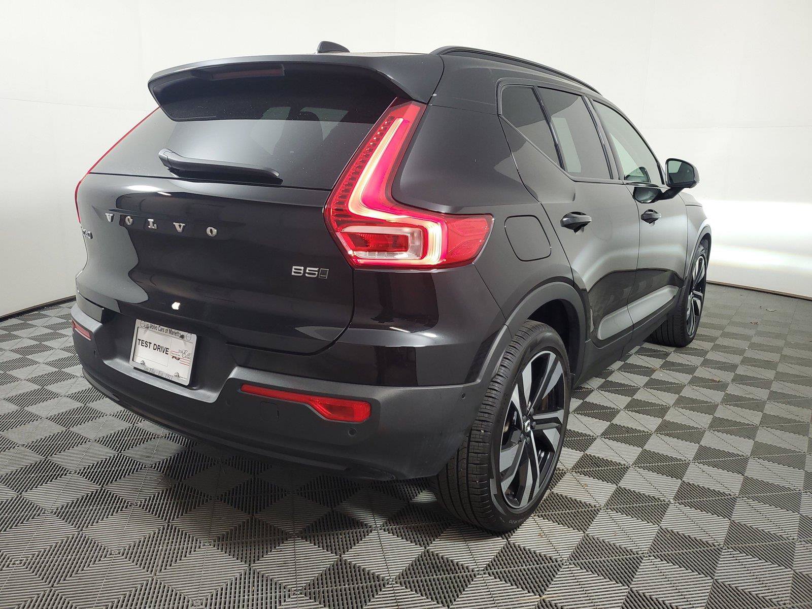 Certified 2026 Volvo XC40 B5 Plus AWD/4WD image 6