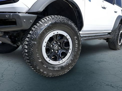 Used 2023 Ford Bronco Outer Banks w/ Sasquatch Package AWD/4WD image 4