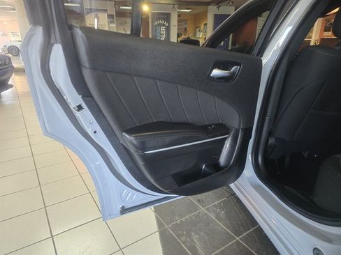 Used 2022 Dodge Charger SXT image 9